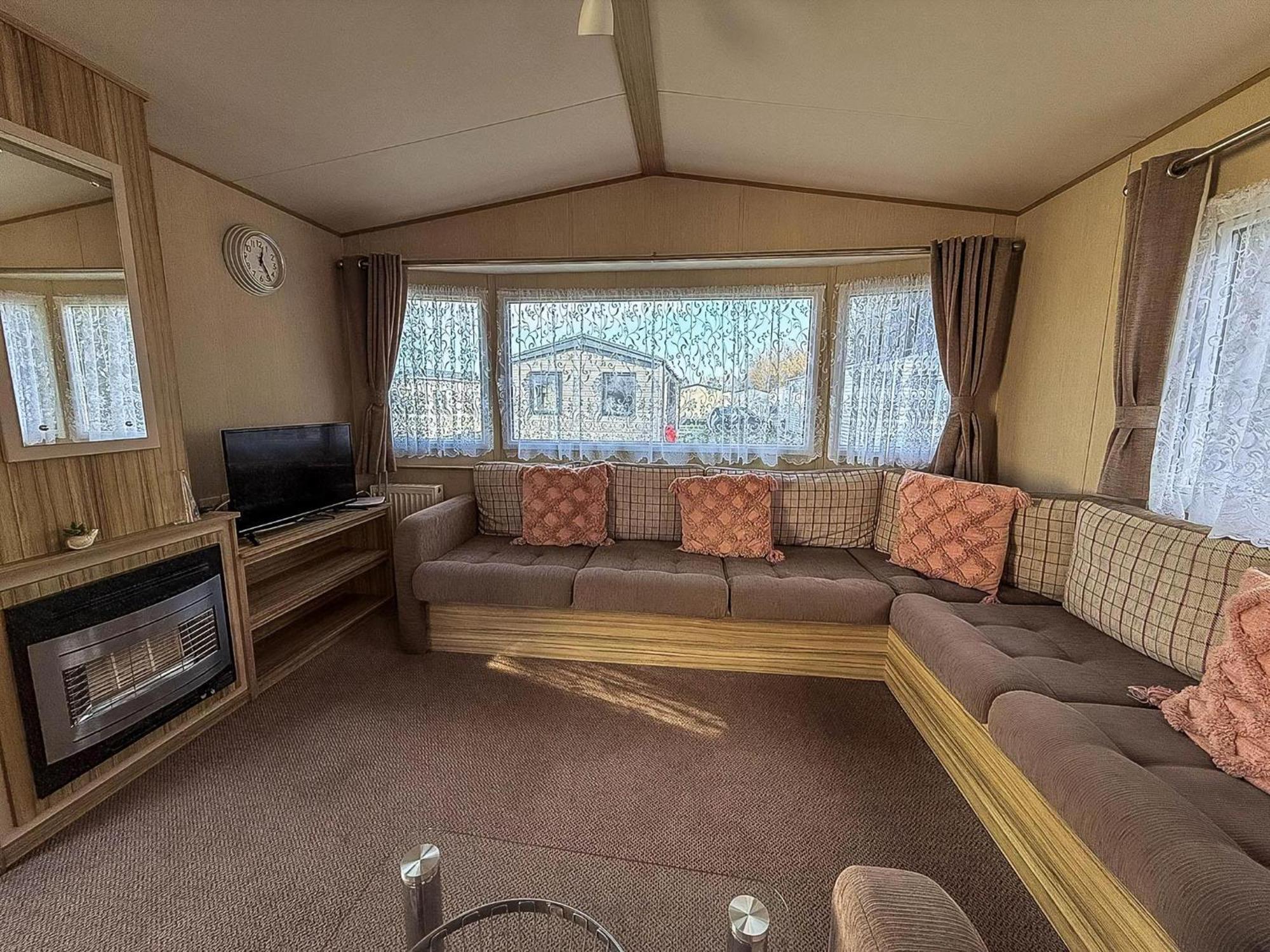 Great 8 Berth Caravan In Norfolk Near To Great Yarmouth Ref 20178Bs Hopton on Sea Экстерьер фото