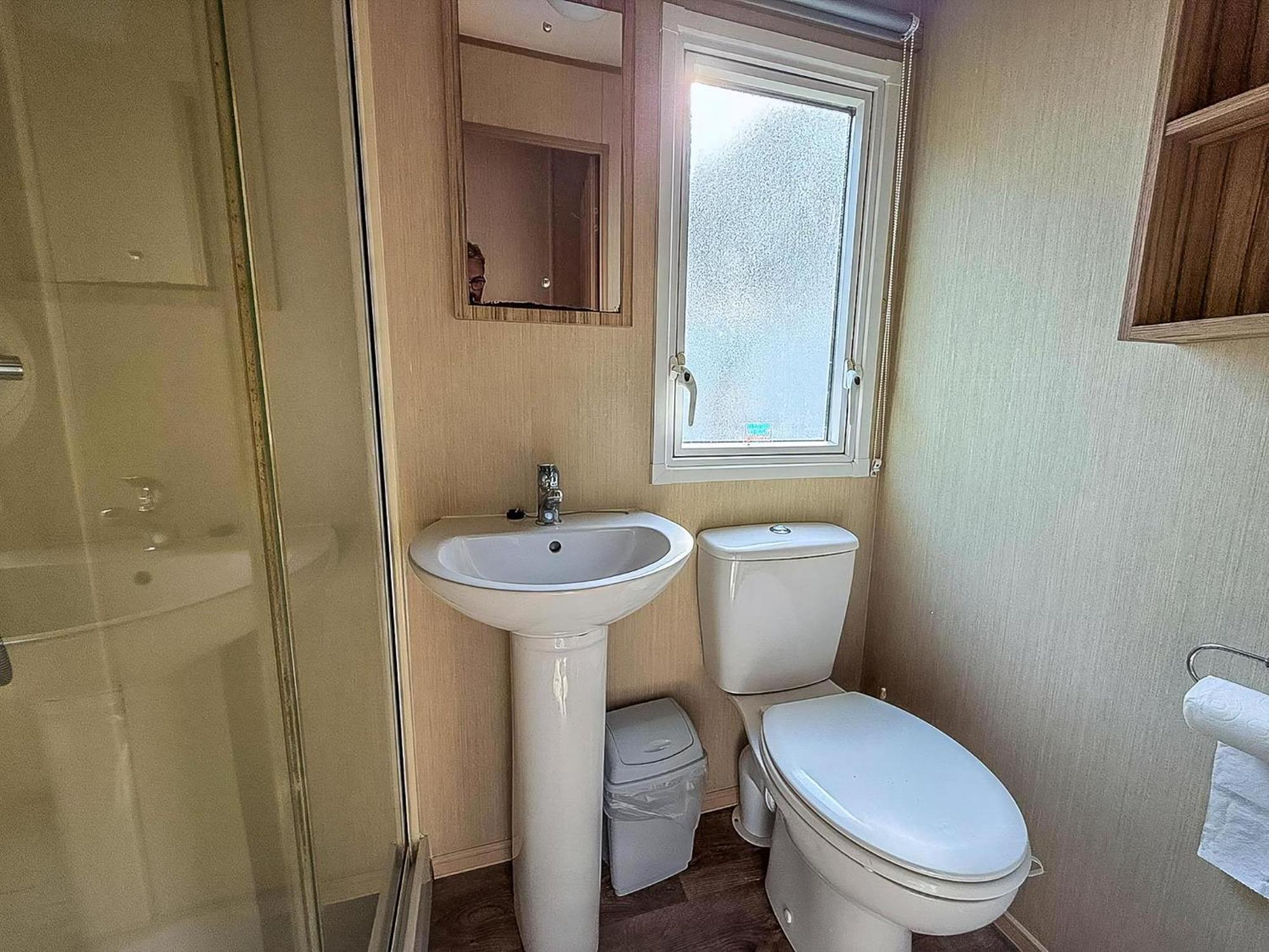 Great 8 Berth Caravan In Norfolk Near To Great Yarmouth Ref 20178Bs Hopton on Sea Экстерьер фото