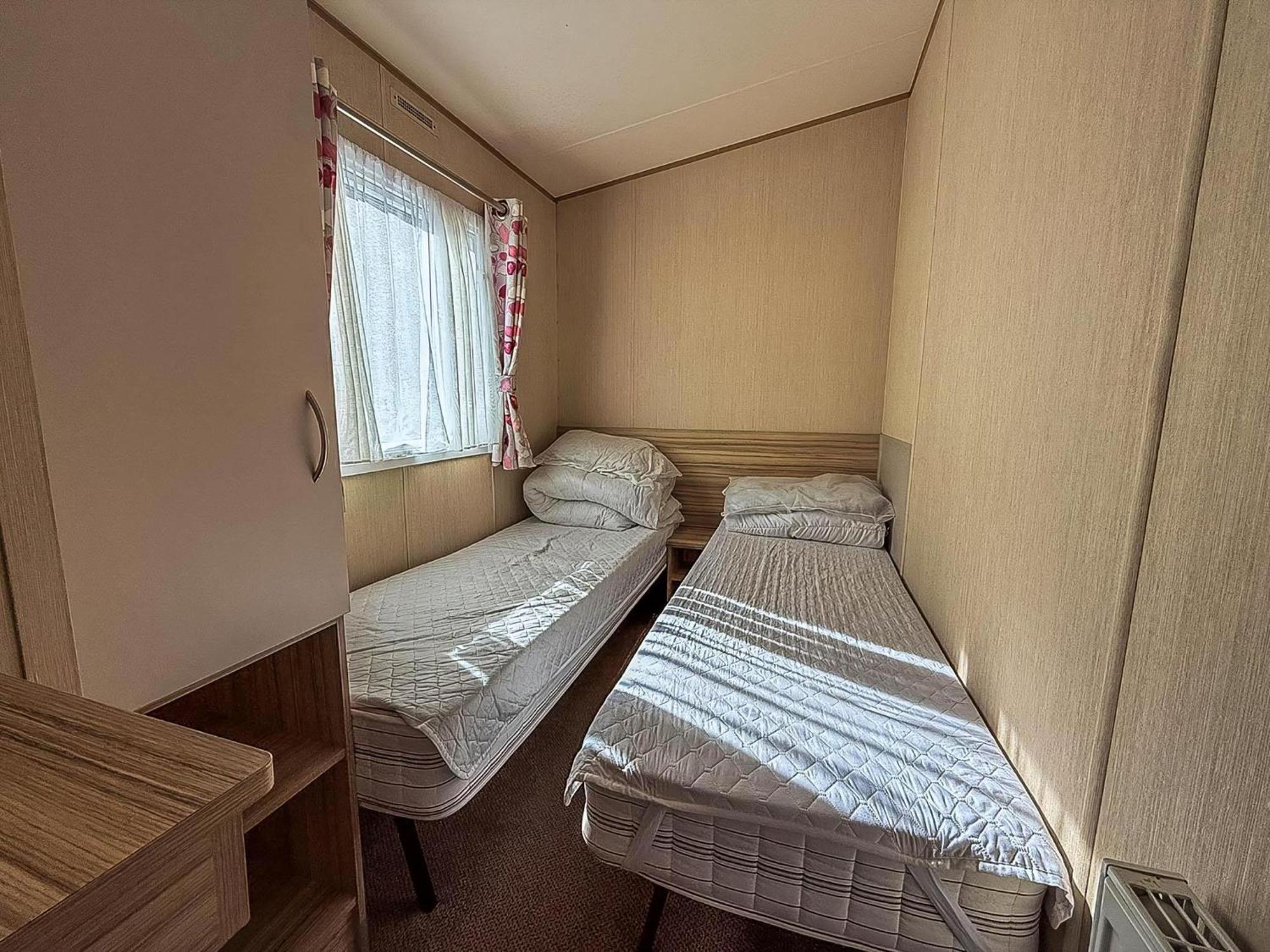 Great 8 Berth Caravan In Norfolk Near To Great Yarmouth Ref 20178Bs Hopton on Sea Экстерьер фото
